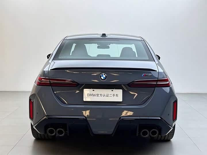 BMW M5 Hybrid, 2025 — фото 6 из 9