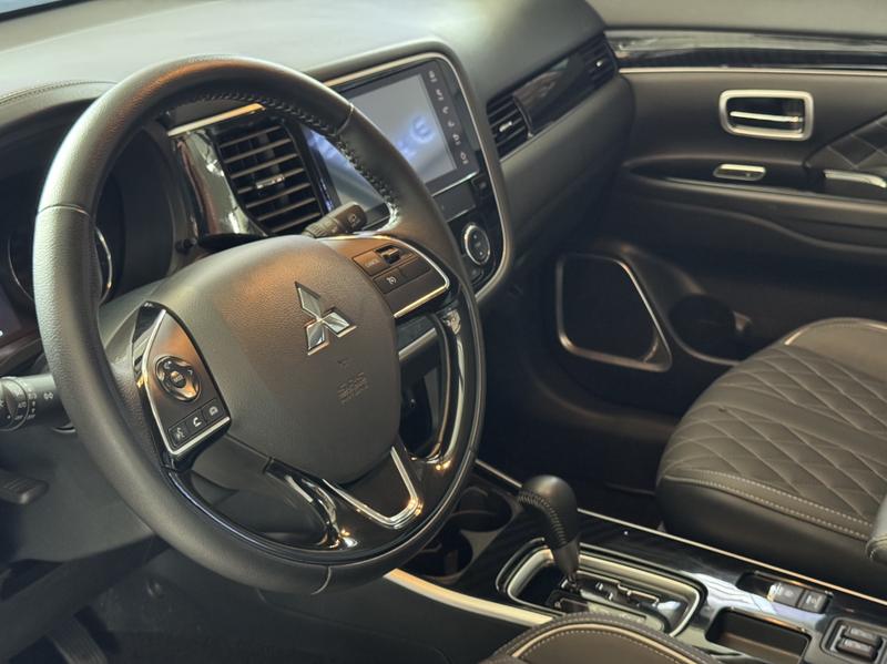 Mitsubishi Outlander, 2022 — фото 7 из 12