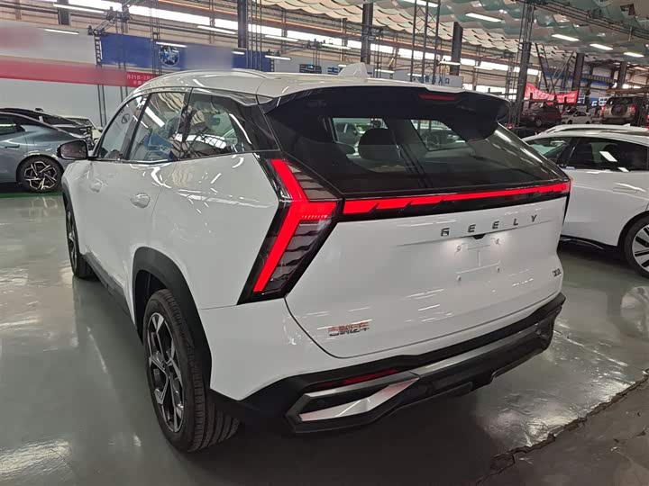 Geely Atlas L, 2026 — фото 5 из 9