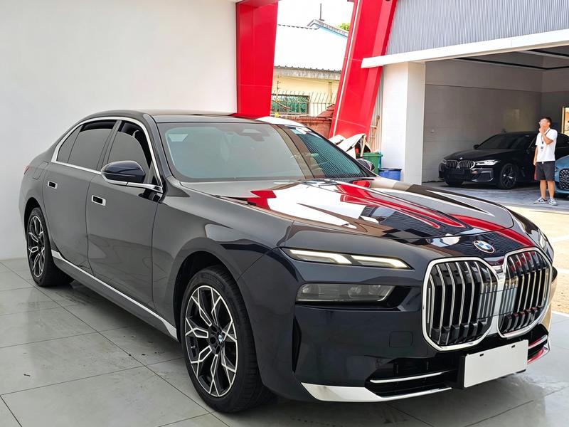 BMW 7 Series, 2024 — фото 3 из 12