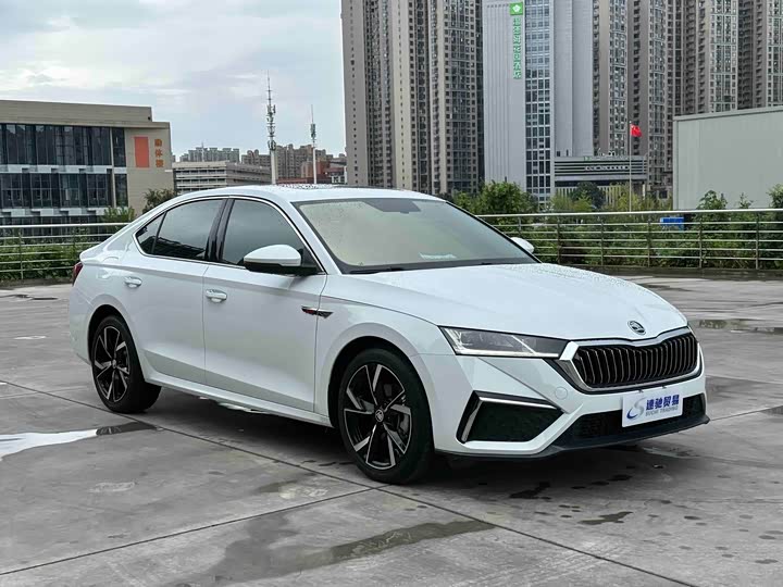 Skoda Octavia Pro, 2023 — фото 3 из 9