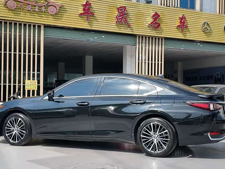 Lexus ES, 2024 — фото 7 из 9