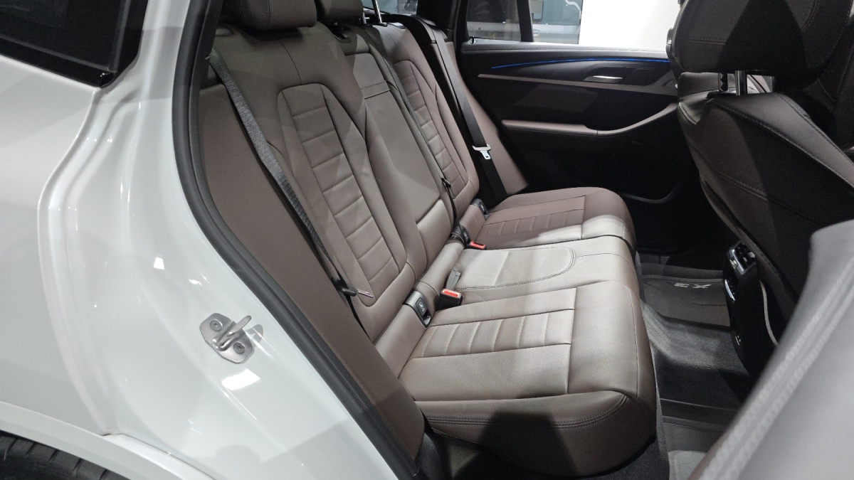 BMW iX3, 2022 — фото 10 из 12