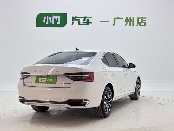 Skoda Superb, 2023 — фото 7 из 9