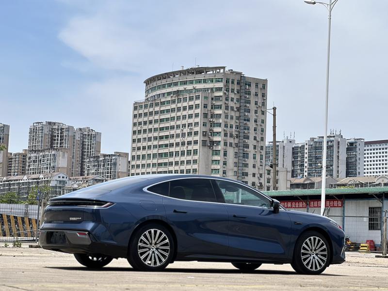 Geely Galaxy Starshine 8 EM-i, 2025 — фото 5 из 9