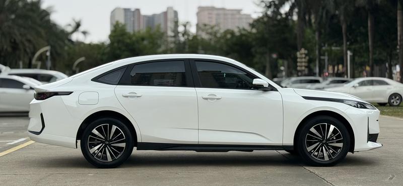 Changan Qiyuan (Nevo) A05, 2024 — фото 7 из 12