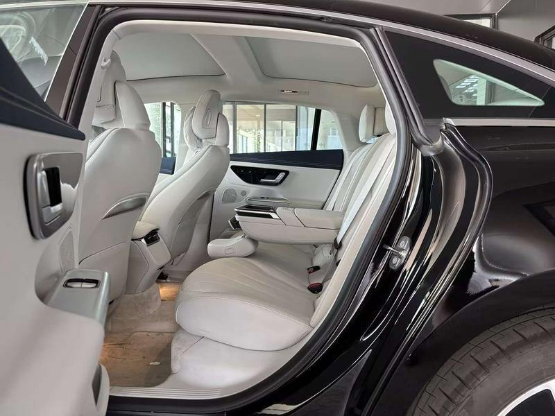 Mercedes-Benz EQE, 2025 — фото 9 из 12