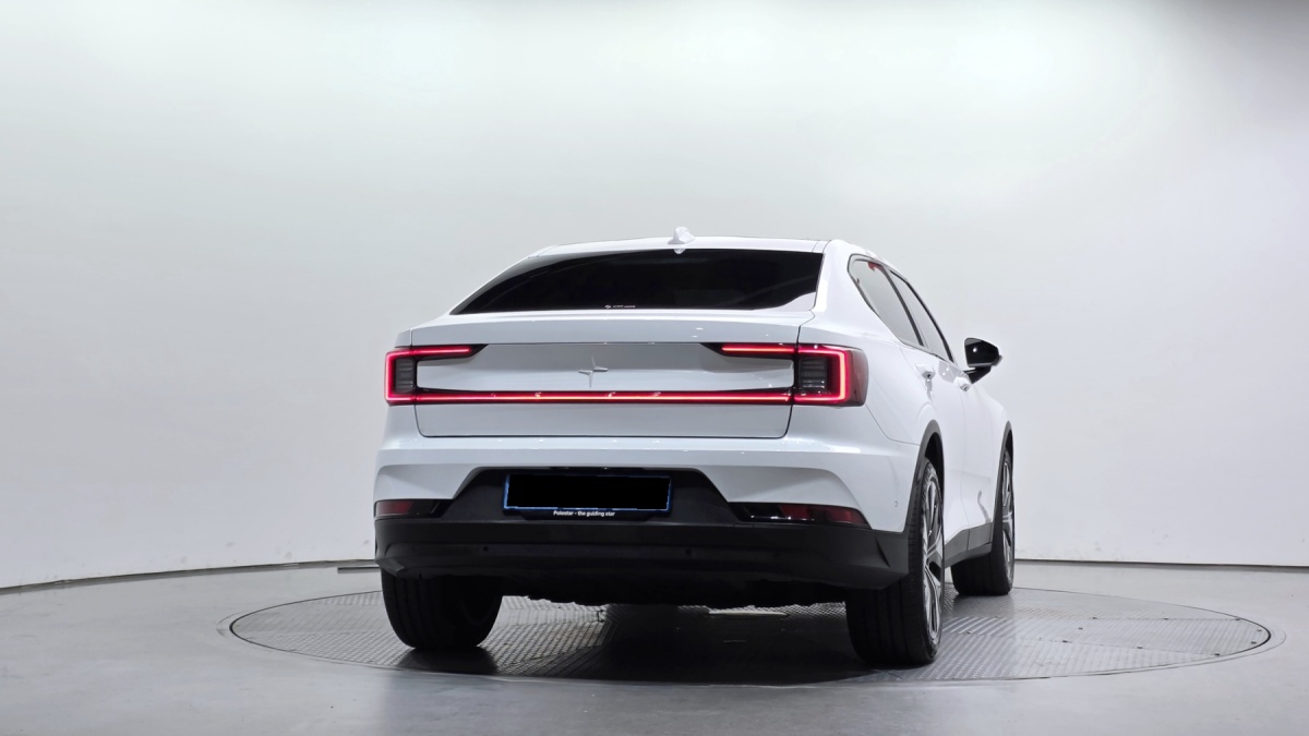 Polestar 2, 2022 — фото 4 из 12