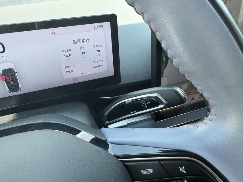 Geely Geometry M6, 2022 — фото 11 из 12