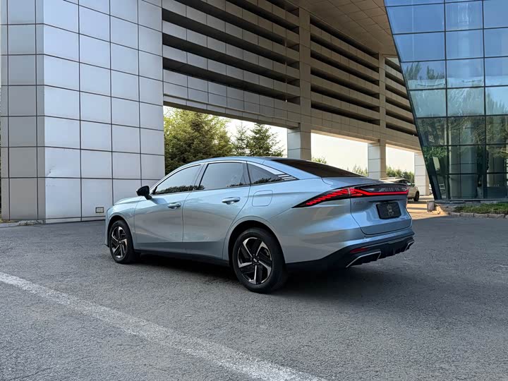 Geely Galaxy L6, 2025 — фото 7 из 9