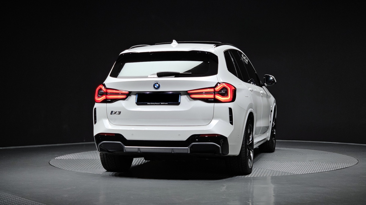 BMW iX3, 2022 — фото 4 из 12