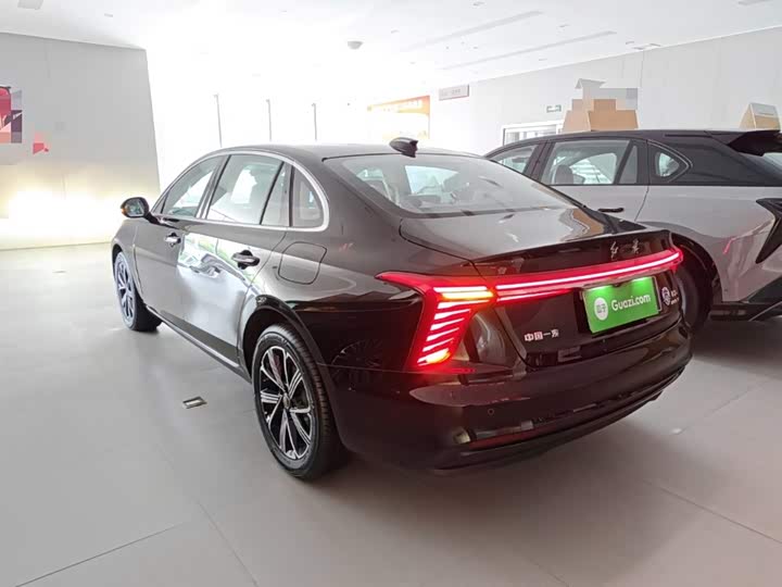 Hongqi H5 Hybrid, 2026 — фото 5 из 9