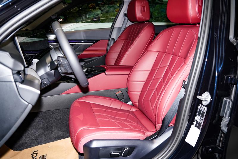 BMW 5 Series, 2025 — фото 11 из 12