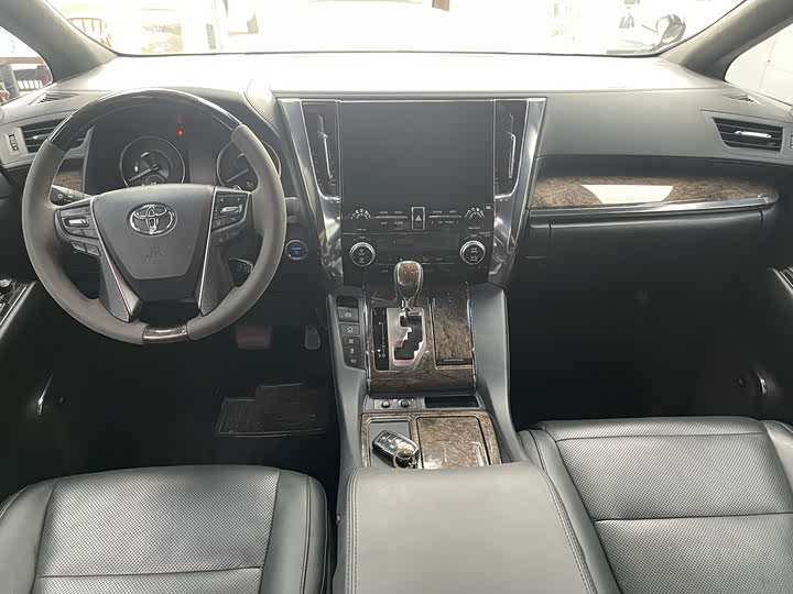 Toyota Vellfire, 2022 — фото 6 из 7