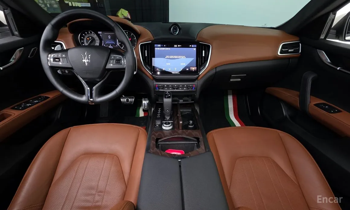 Maserati Ghibli, 2022 — фото 7 из 12