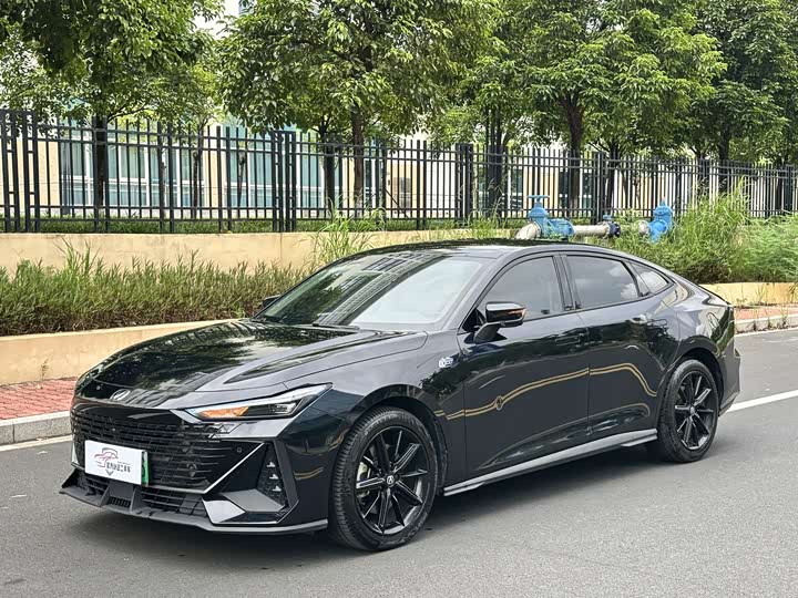 Changan UNI-V Hybrid, 2023 — купить в Воронеже под ключ