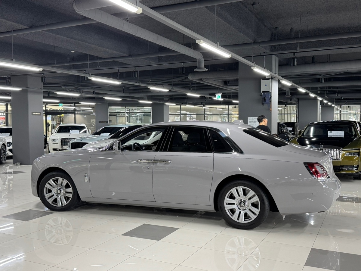 Rolls-Royce Ghost, 2022 — фото 2 из 12