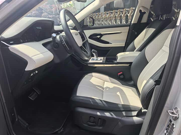 Land Rover Range Rover Evoque L, 2023 — фото 8 из 9