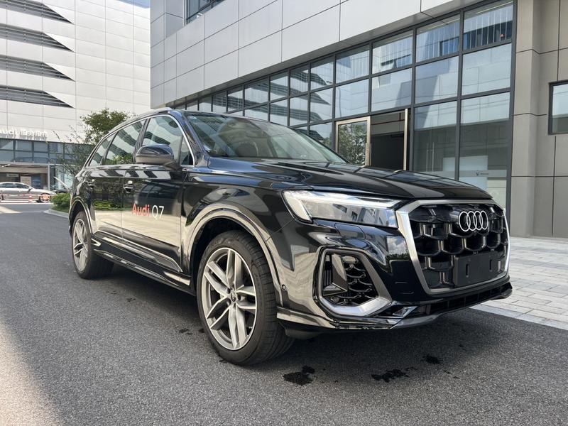 Audi Q7, 2025 — фото 3 из 12