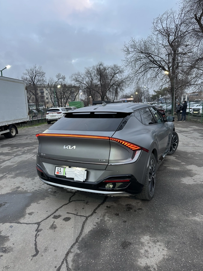 Kia EV6, 2023 — фото 3 из 4