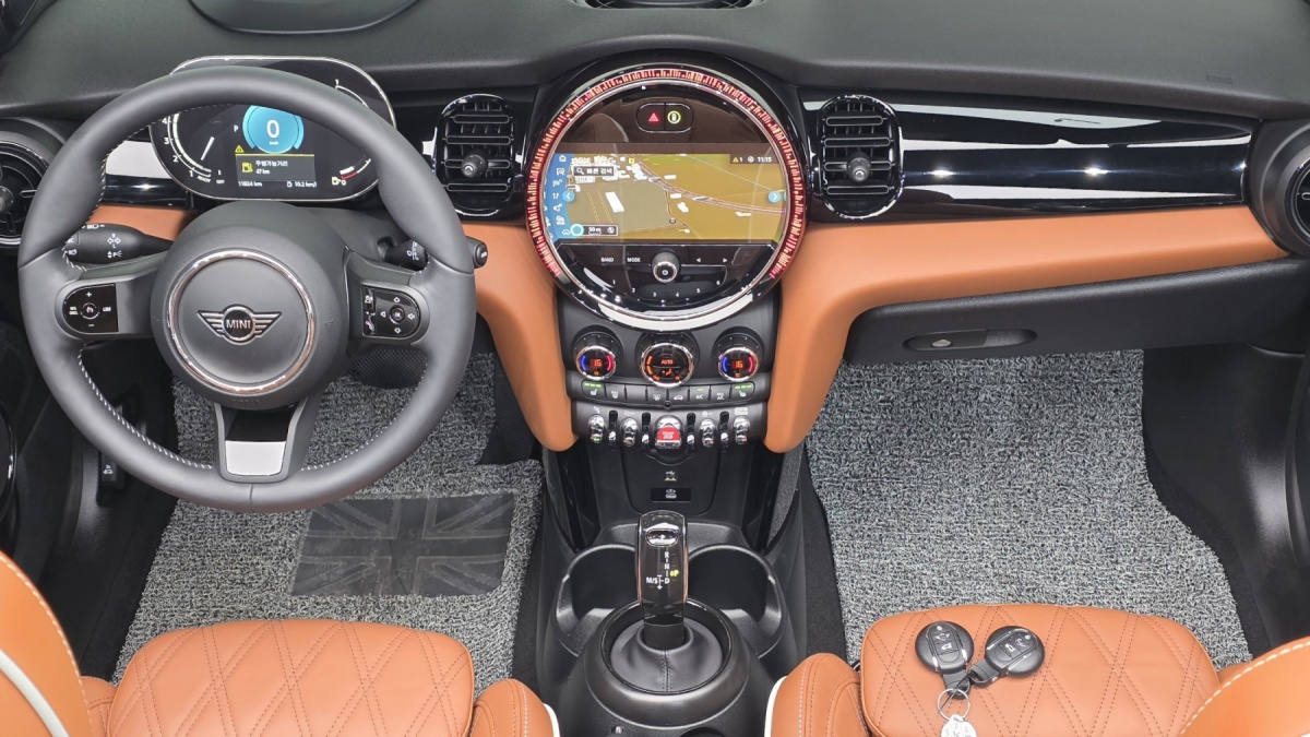 Mini Cooper Convertible, 2024 — фото 7 из 12