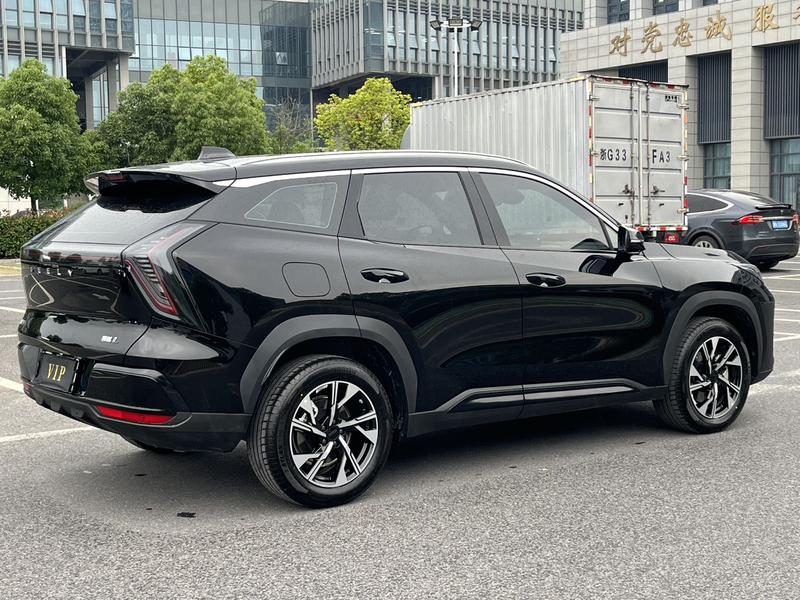 Geely Atlas L, 2026 — фото 7 из 11