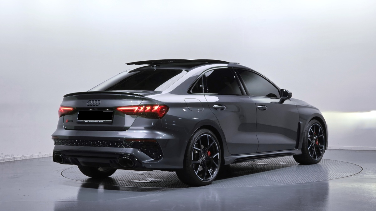 Audi RS 3, 2023 — фото 2 из 12