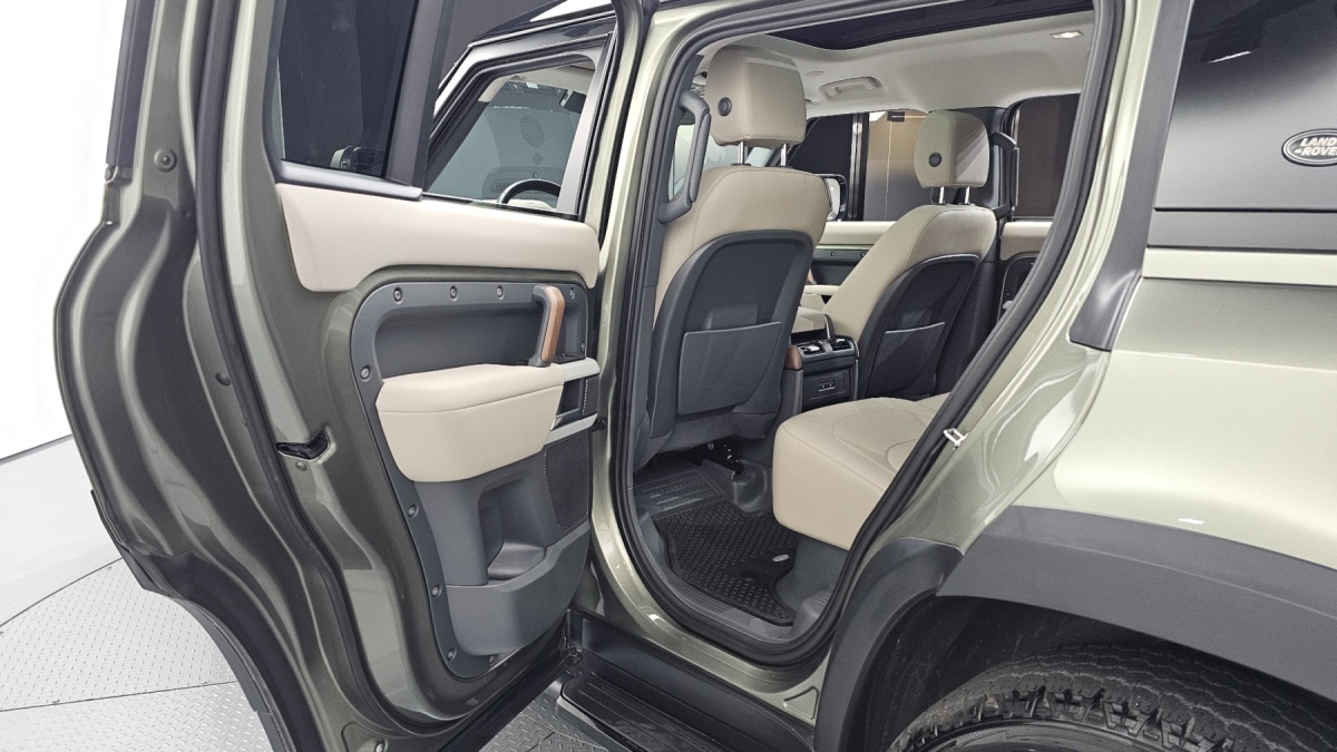 Land Rover Defender, 2022 — фото 12 из 12
