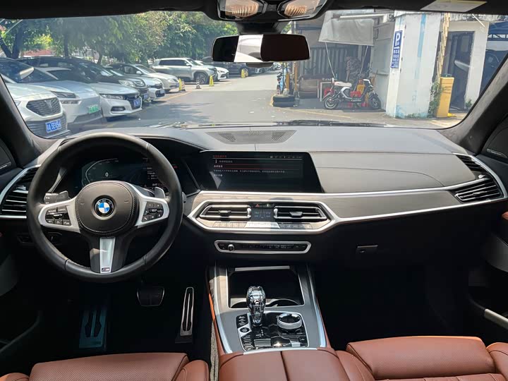 BMW X7, 2022 — фото 9 из 9