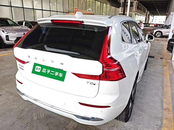 Volvo XC60 Hybrid, 2024 — фото 7 из 9