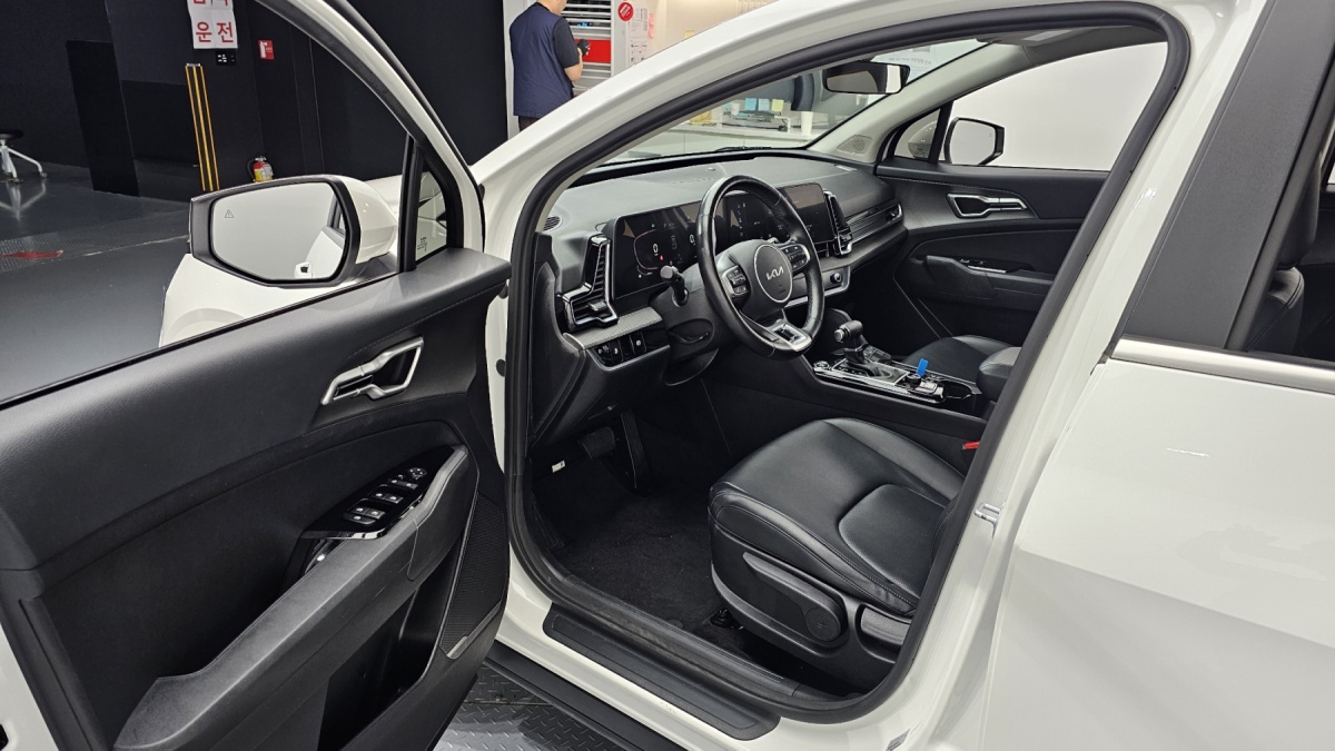 Kia Sportage, 2022 — фото 10 из 12