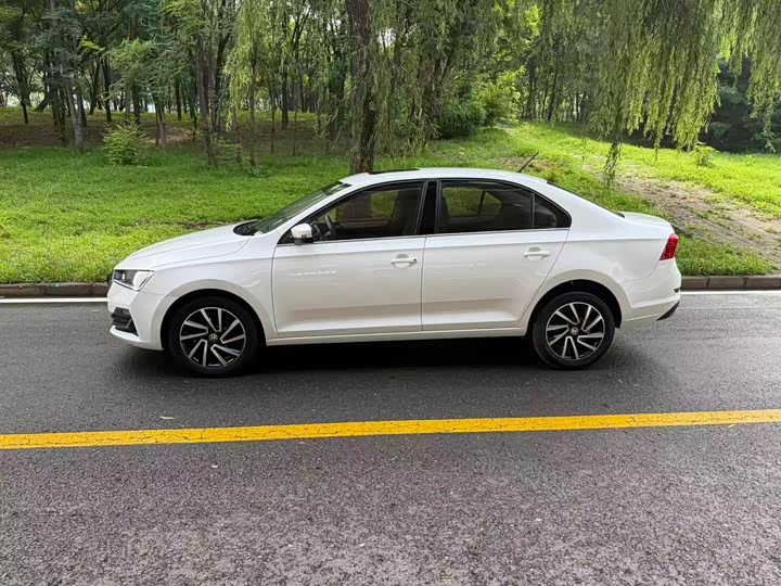 Skoda Rapid, 2021 — фото 2 из 9