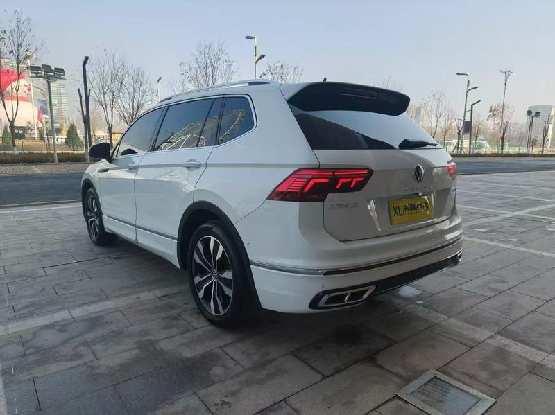 Volkswagen Tiguan L Pro, 2022 — фото 4 из 10
