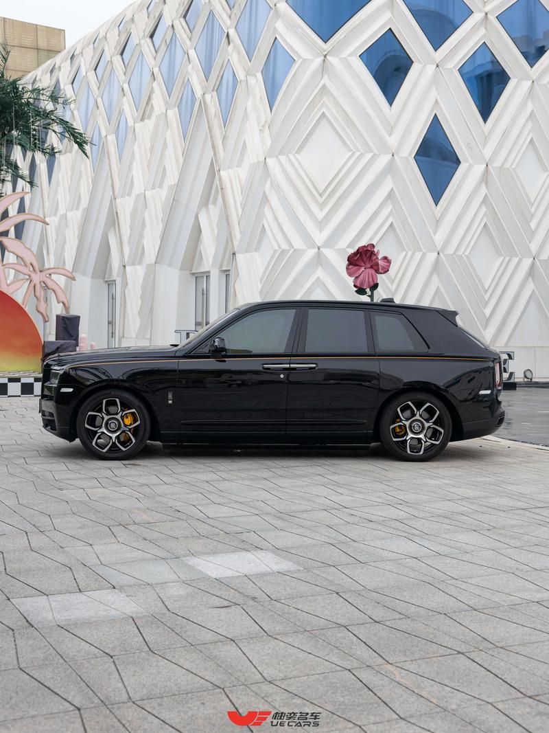 Rolls-Royce Cullinan, 2023 — фото 4 из 12