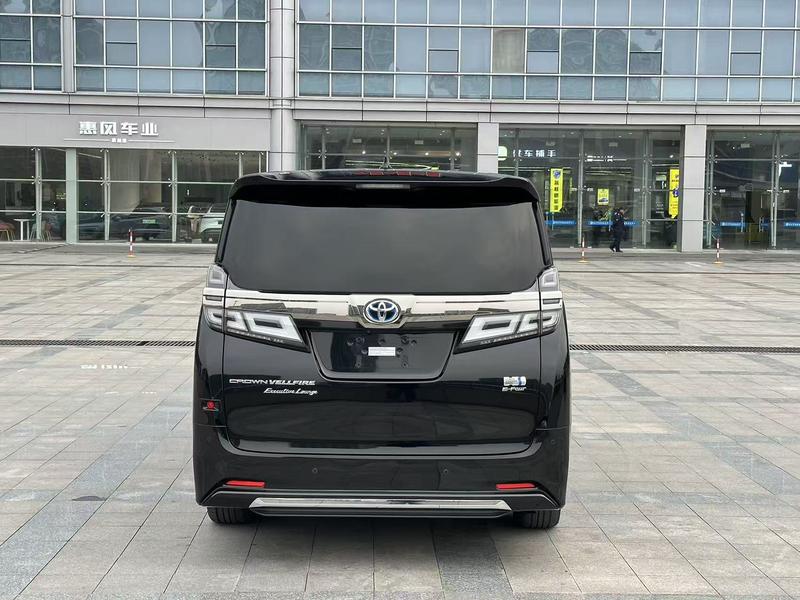Toyota Vellfire, 2022 — фото 6 из 11