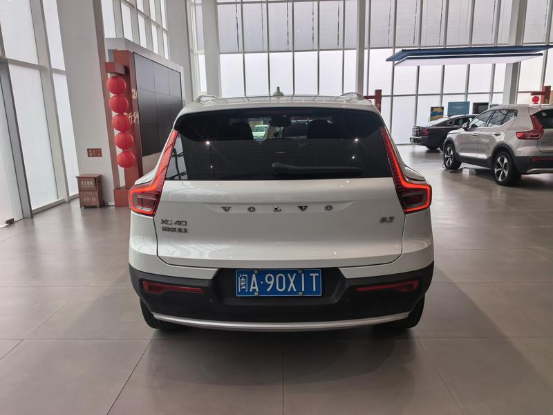 Volvo XC40, 2023 — фото 6 из 12