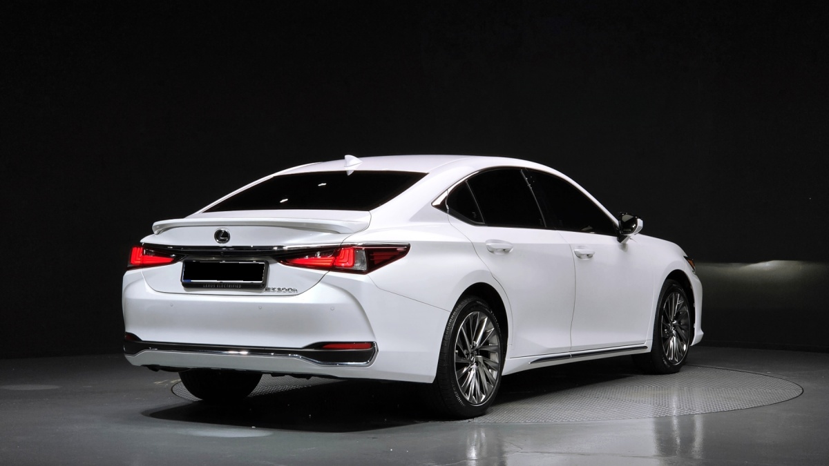Lexus ES, 2025 — фото 2 из 12