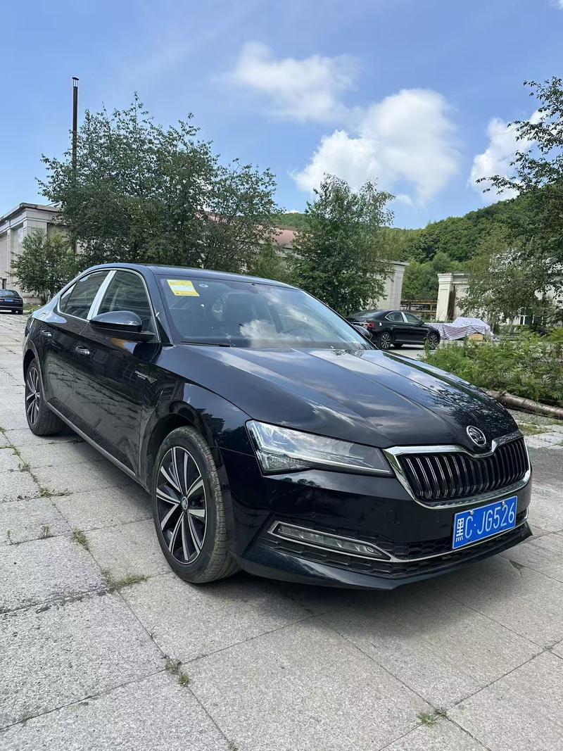 Skoda Superb, 2025 — фото 3 из 12