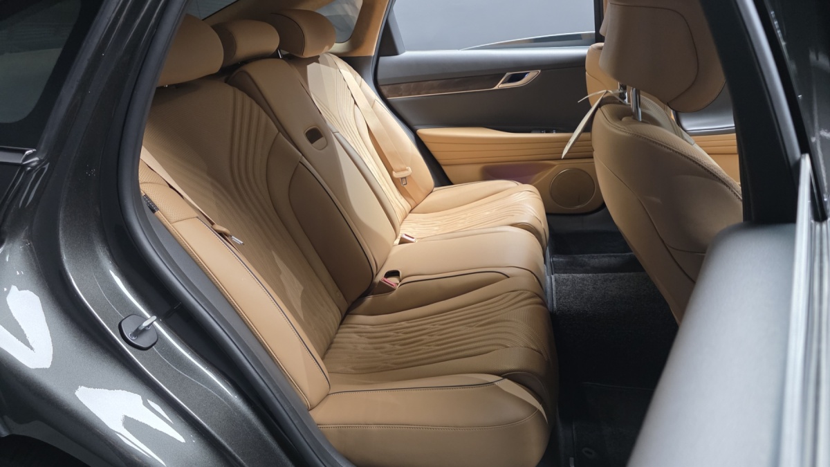 Genesis G80, 2023 — фото 11 из 12