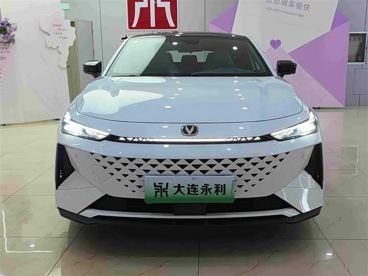 Changan UNI-V Hybrid, 2024 — фото 2 из 9