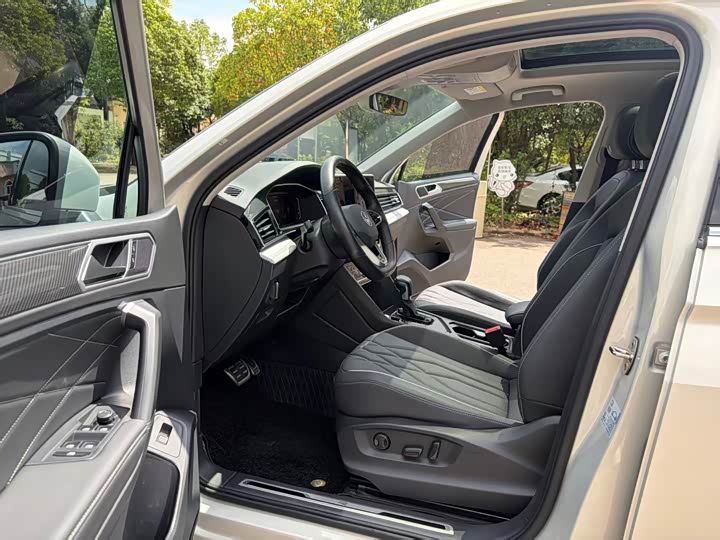 Volkswagen Tiguan L Pro, 2022 — фото 4 из 9