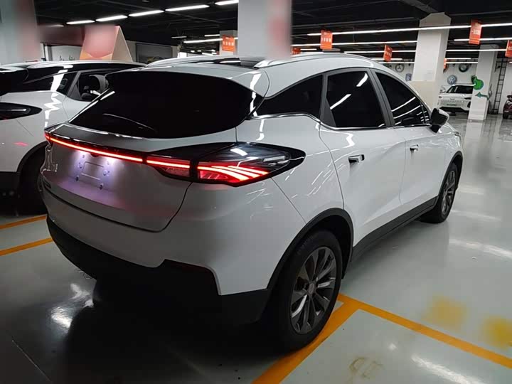 Geely Geometry M6, 2022 — фото 7 из 9