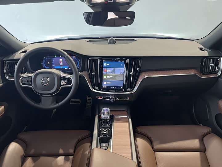 Volvo S60, 2024 — фото 8 из 9