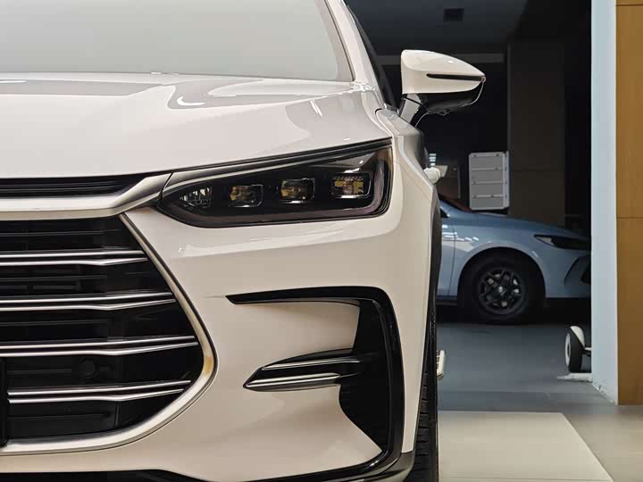 BYD Tang Hybrid/EV, 2023 — фото 2 из 9