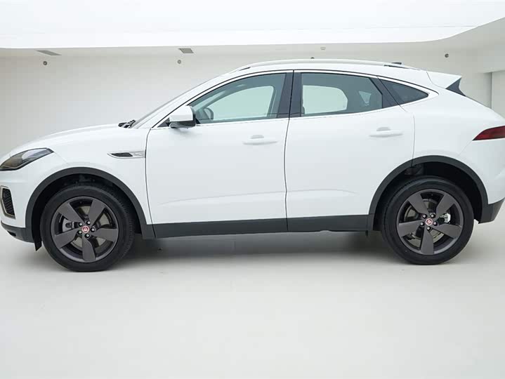 Jaguar E-Pace, 2023 — фото 3 из 9