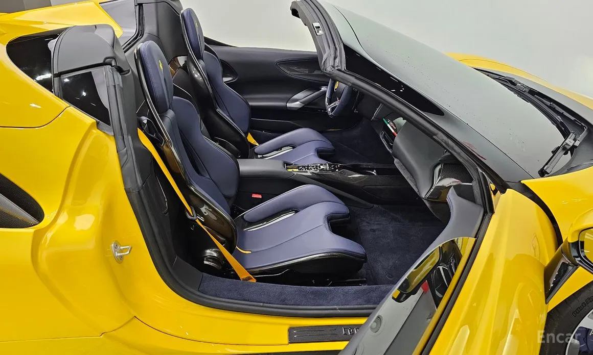 Ferrari SF90, 2023 — фото 10 из 12