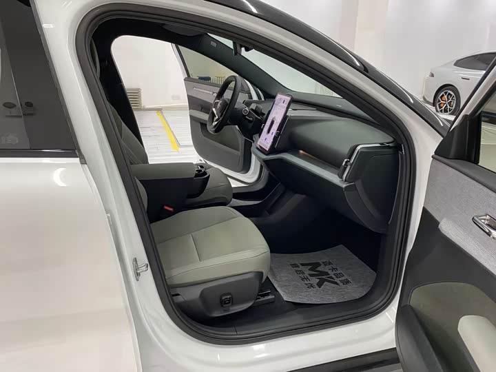 Volvo EX30, 2024 — фото 7 из 9