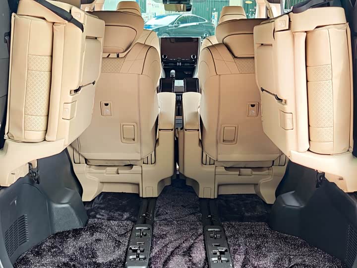 Toyota Alphard, 2023 — фото 6 из 7