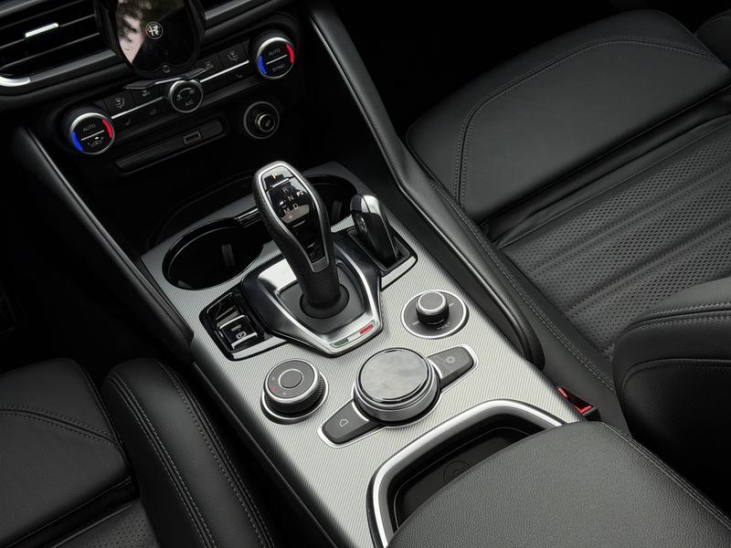 Alfa Romeo Giulia, 2025 — фото 9 из 12