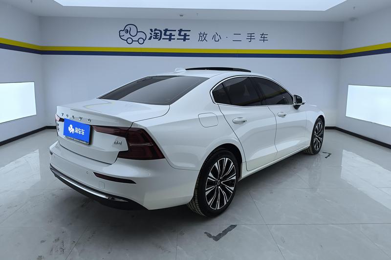 Volvo S60, 2024 — фото 3 из 12